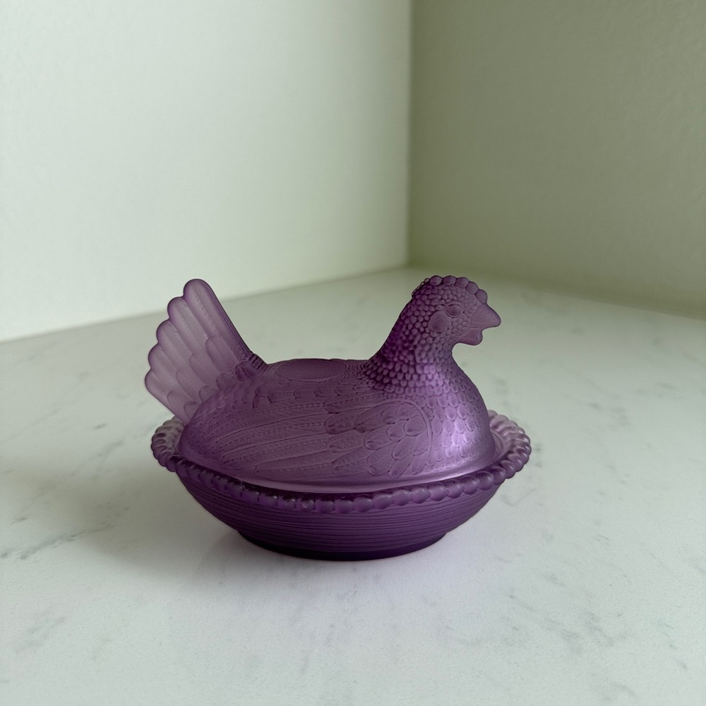 IMPORT Purple Satin Hen On Nest 4”! - Picture 3 of 9